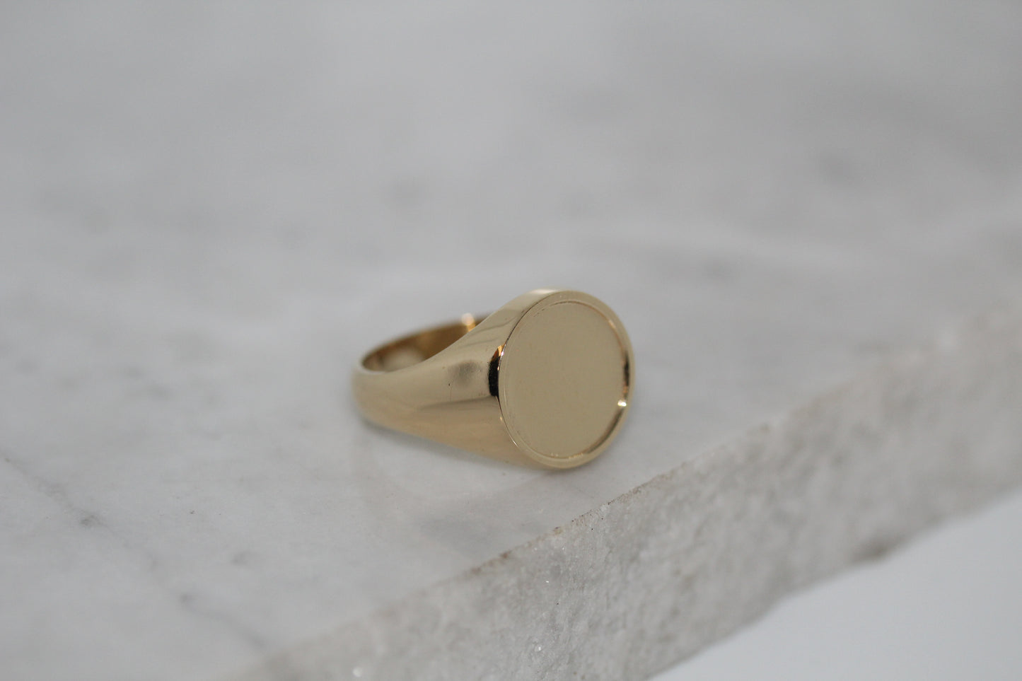 THE ROUND SIGNET