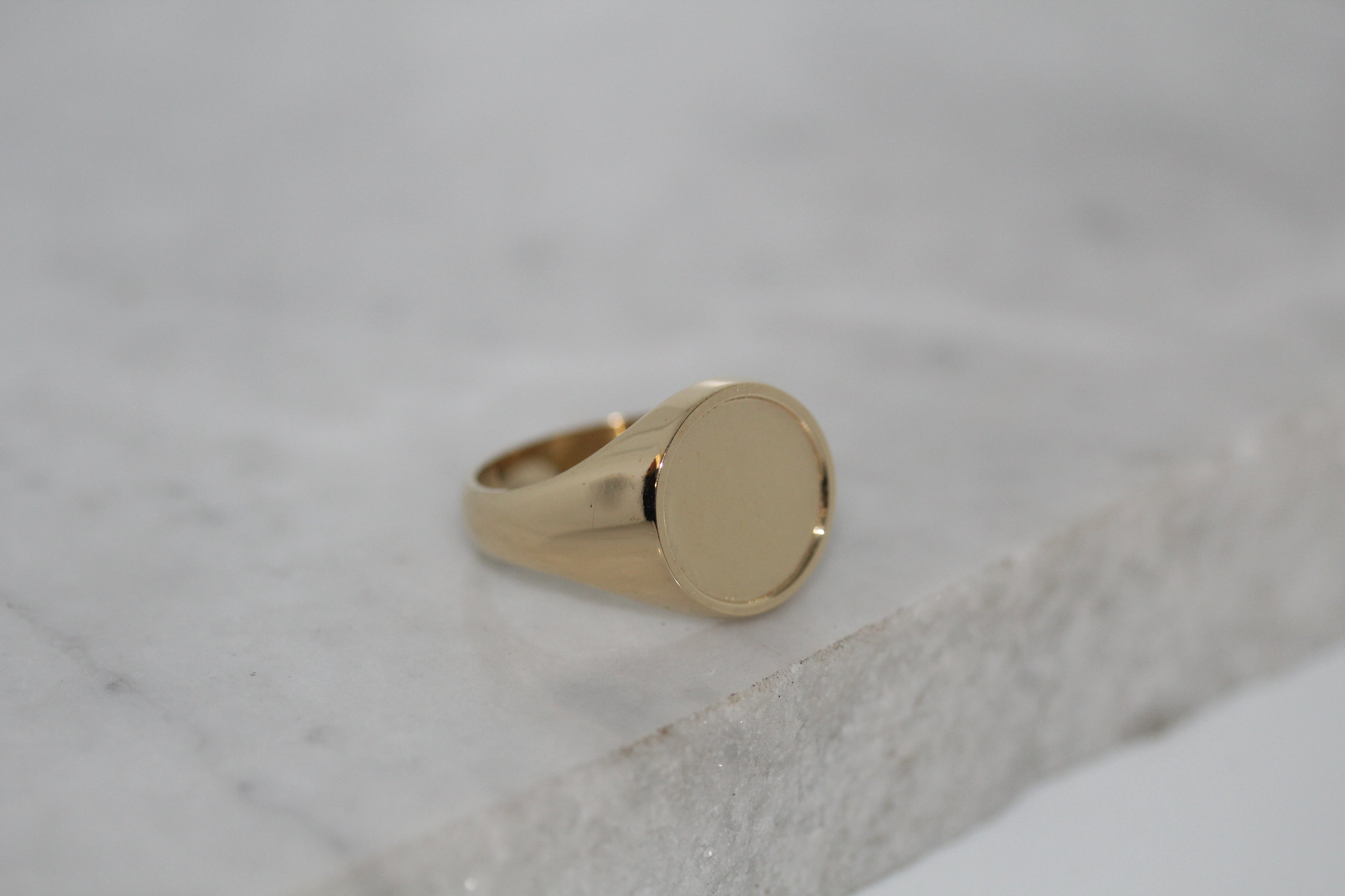THE ROUND SIGNET